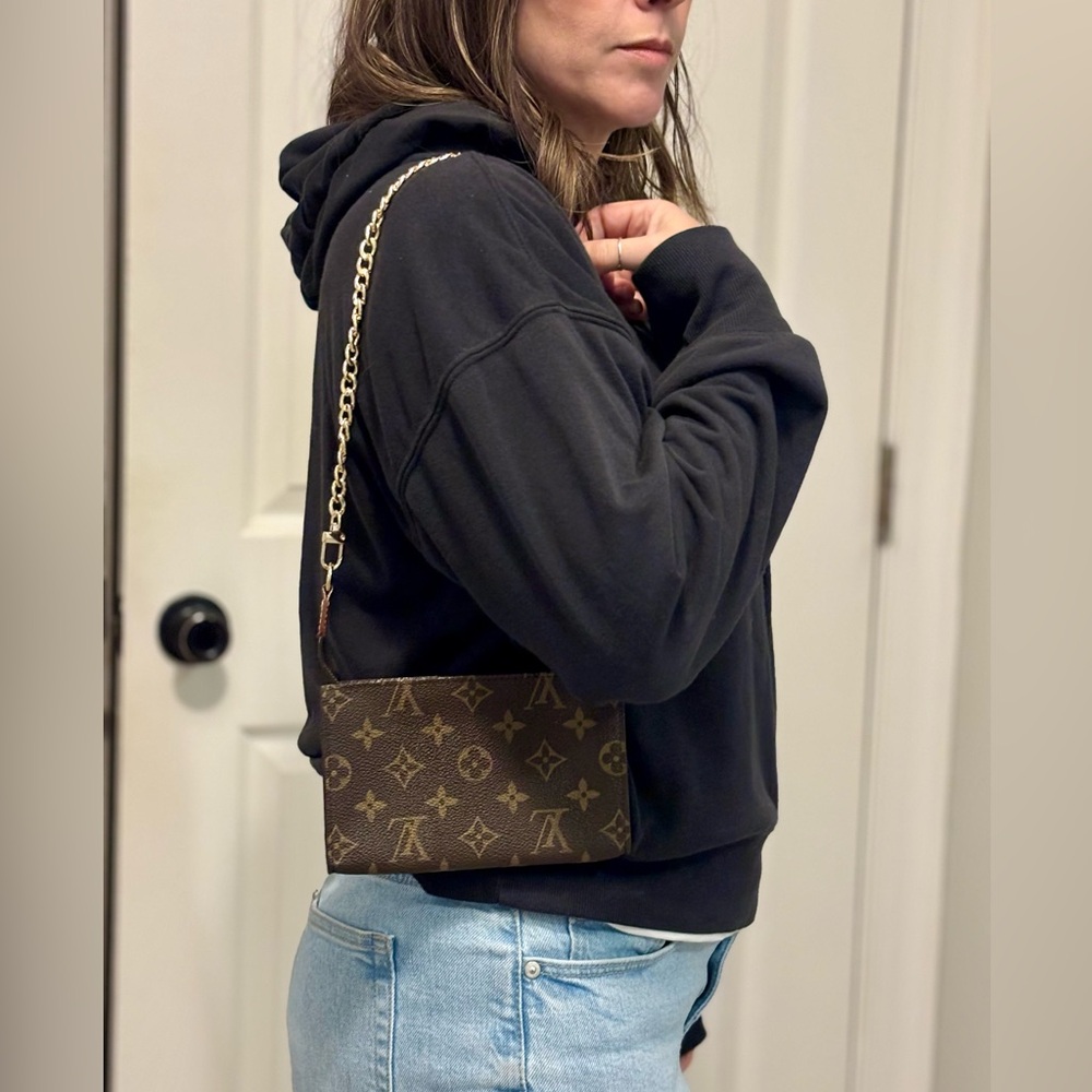 Authentic Louis Vuitton Mini Pochette Accessoires- Vintage 2000 - Picture 9 of 9